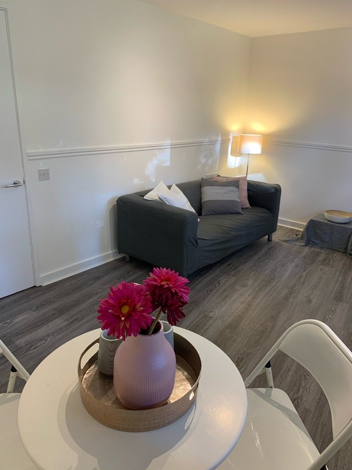 Flat Avondale Square in Greater London