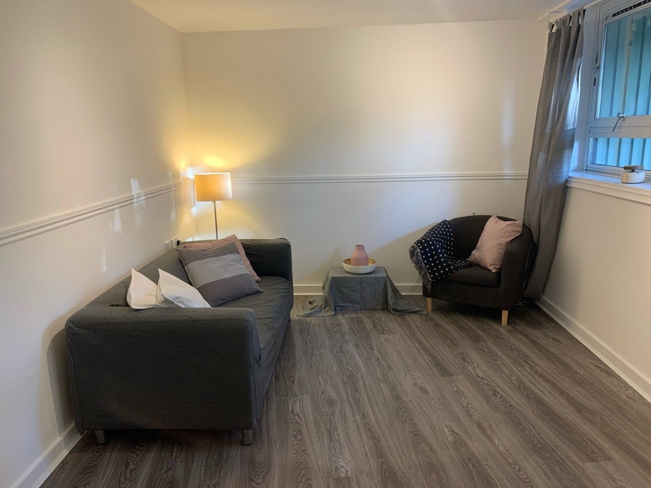 Flat Avondale Square in Greater London