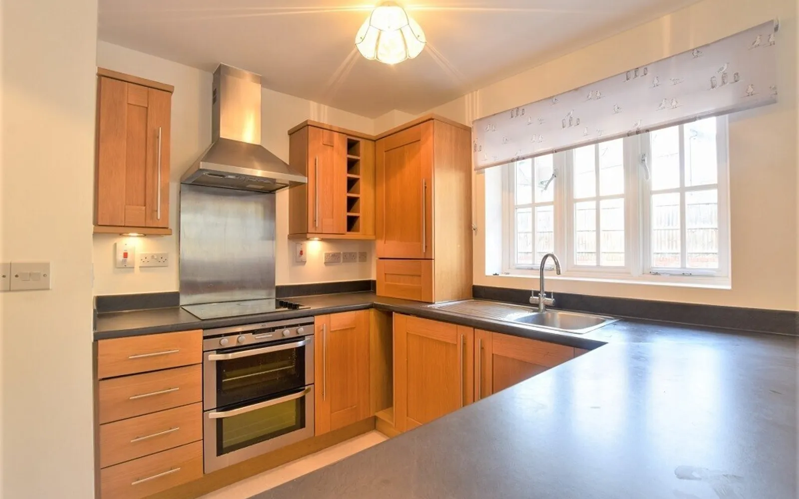 Flat Weavers Close in Uttlesford
