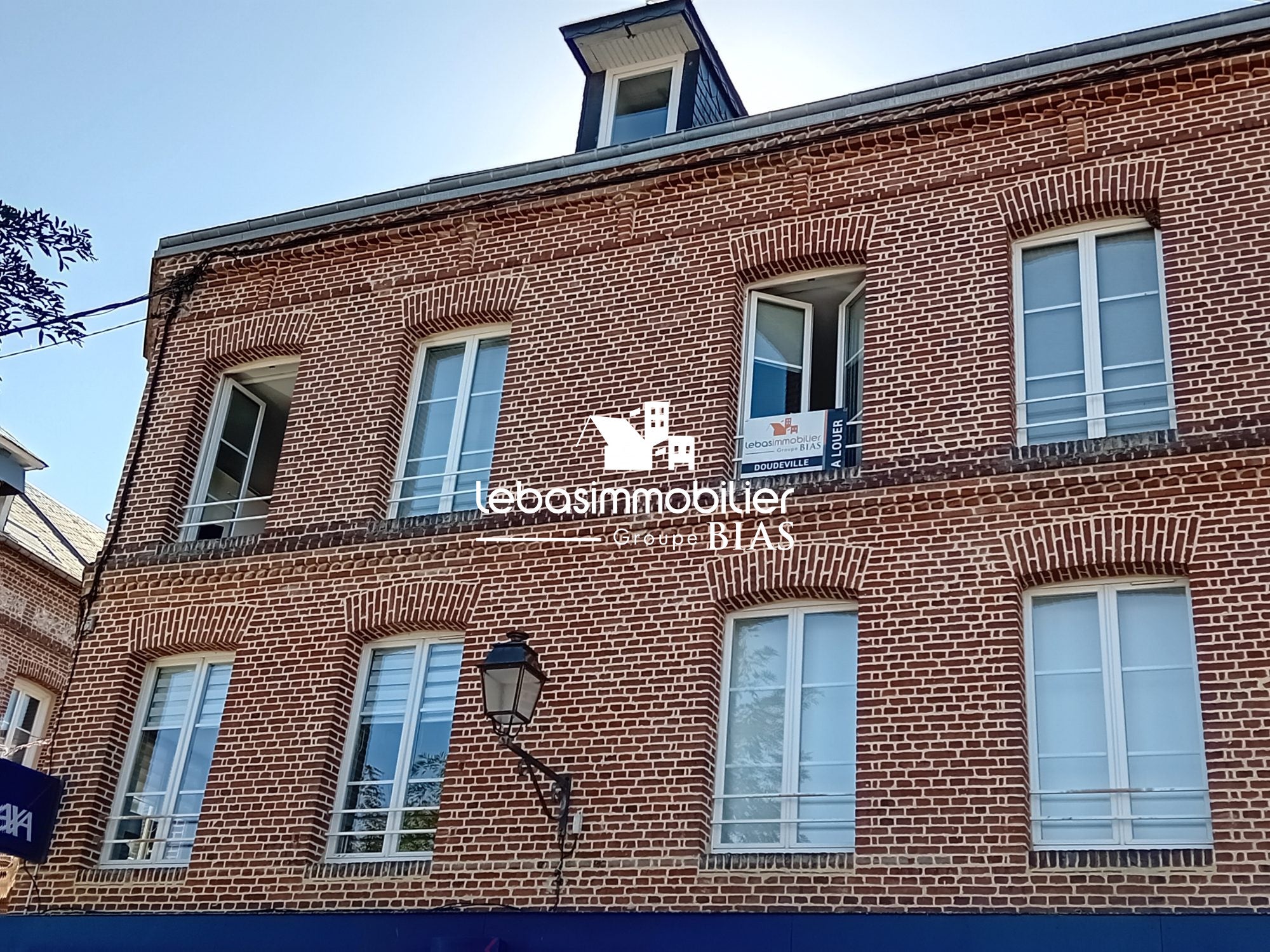 Flat Rue de la Croix-des-Baons in Ectot-lès-Baons