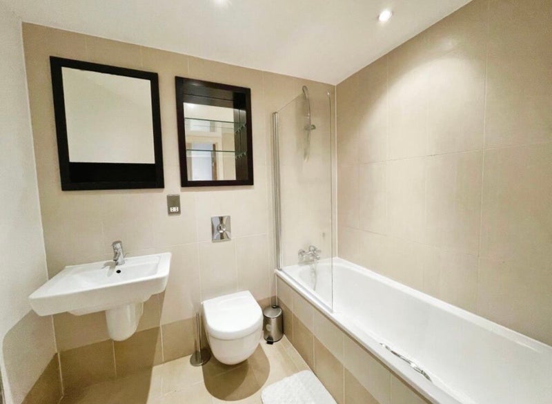 Room Chadwick Street in Leeds
