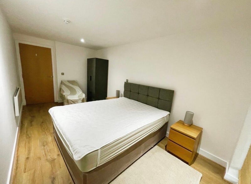 Room Chadwick Street in Leeds