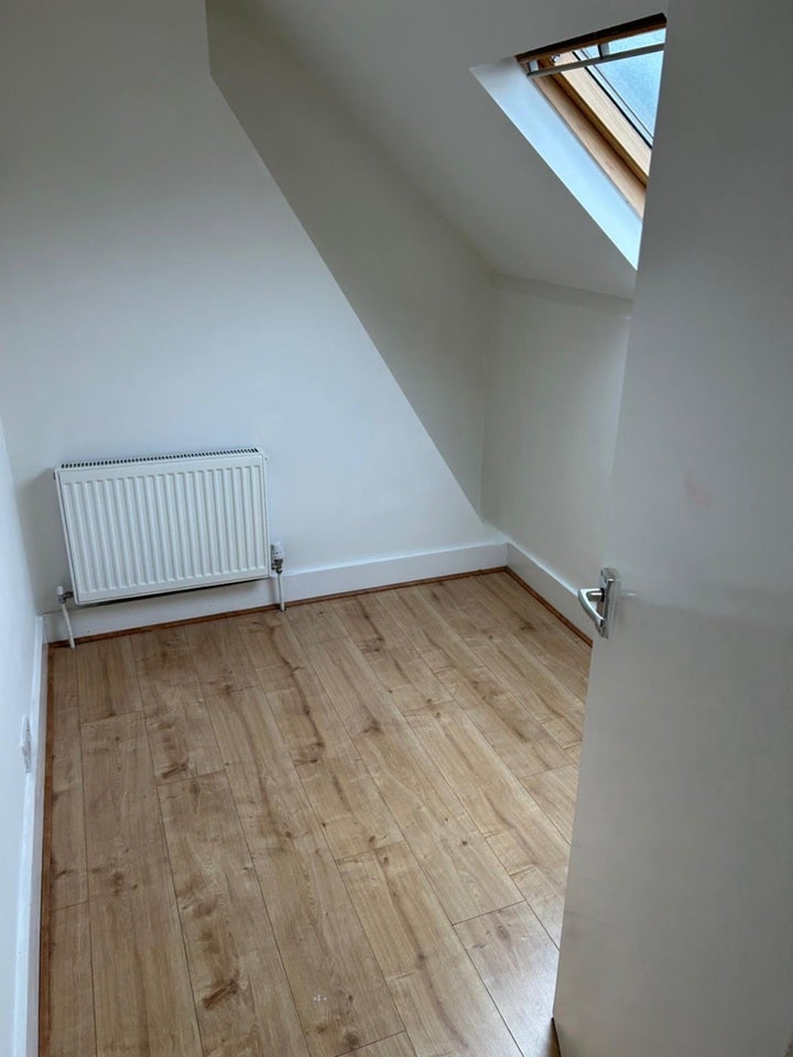 Flat Algernon Road in Greater London