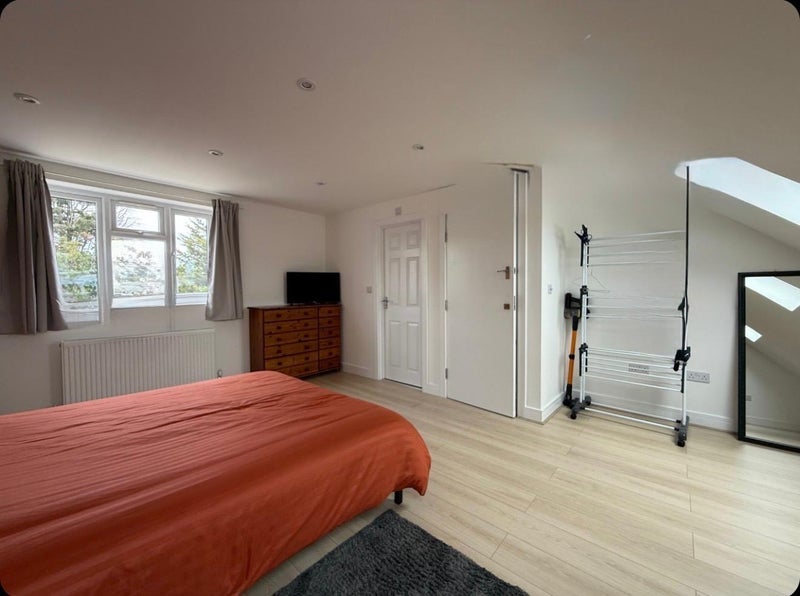 Room Monks Park in Greater London