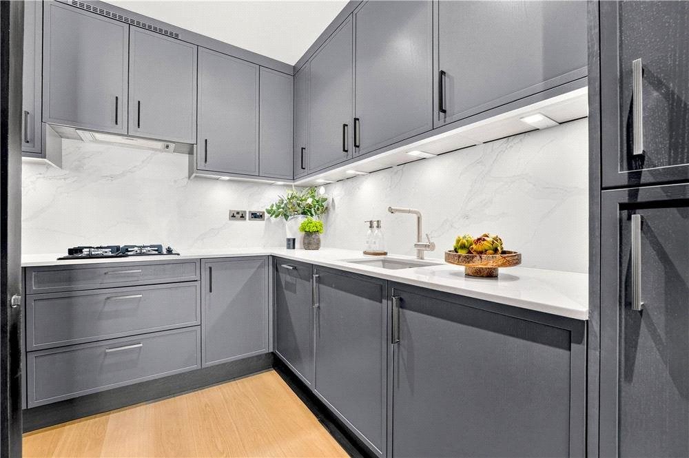 Flat Knightsbridge Green in City of Westminster