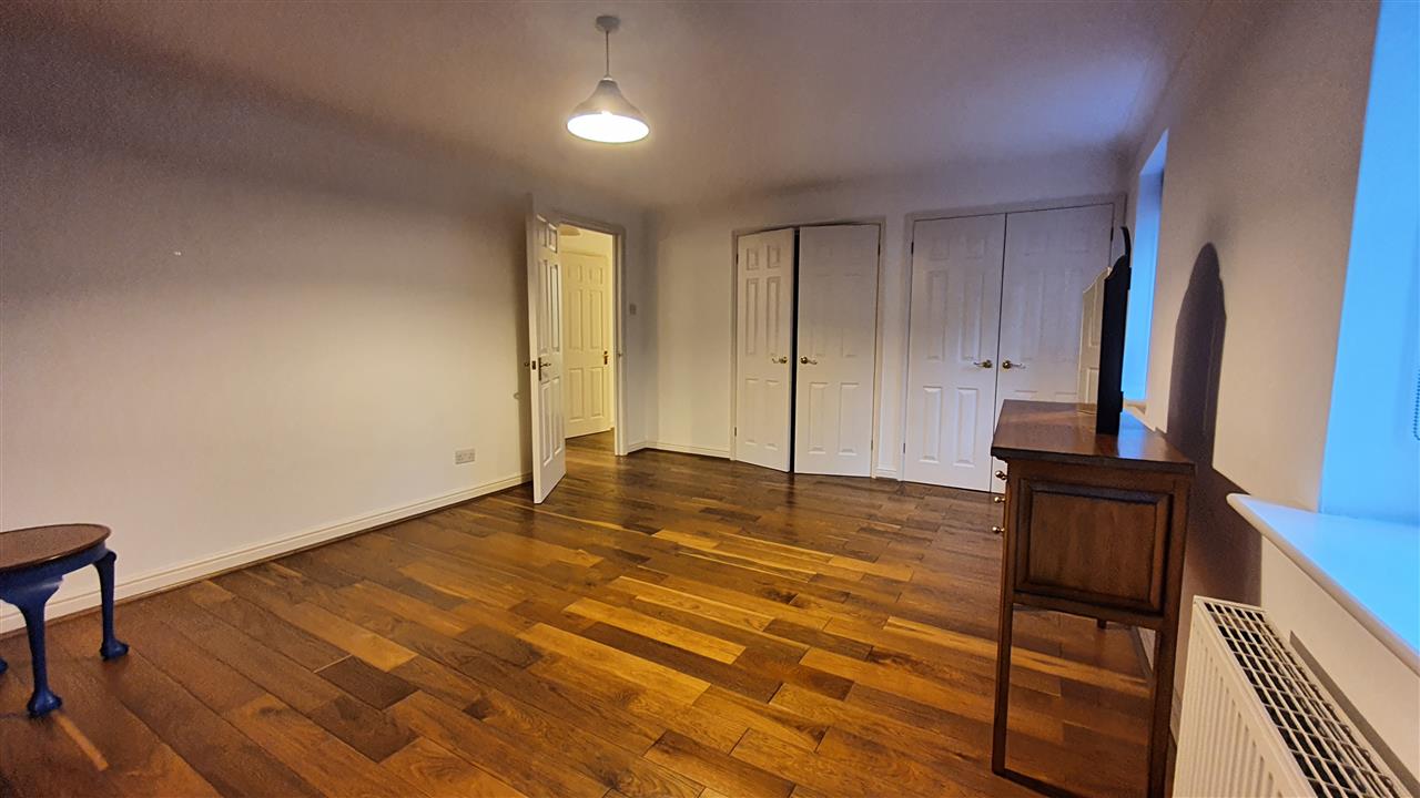 Flat Goddard Place in Greater London