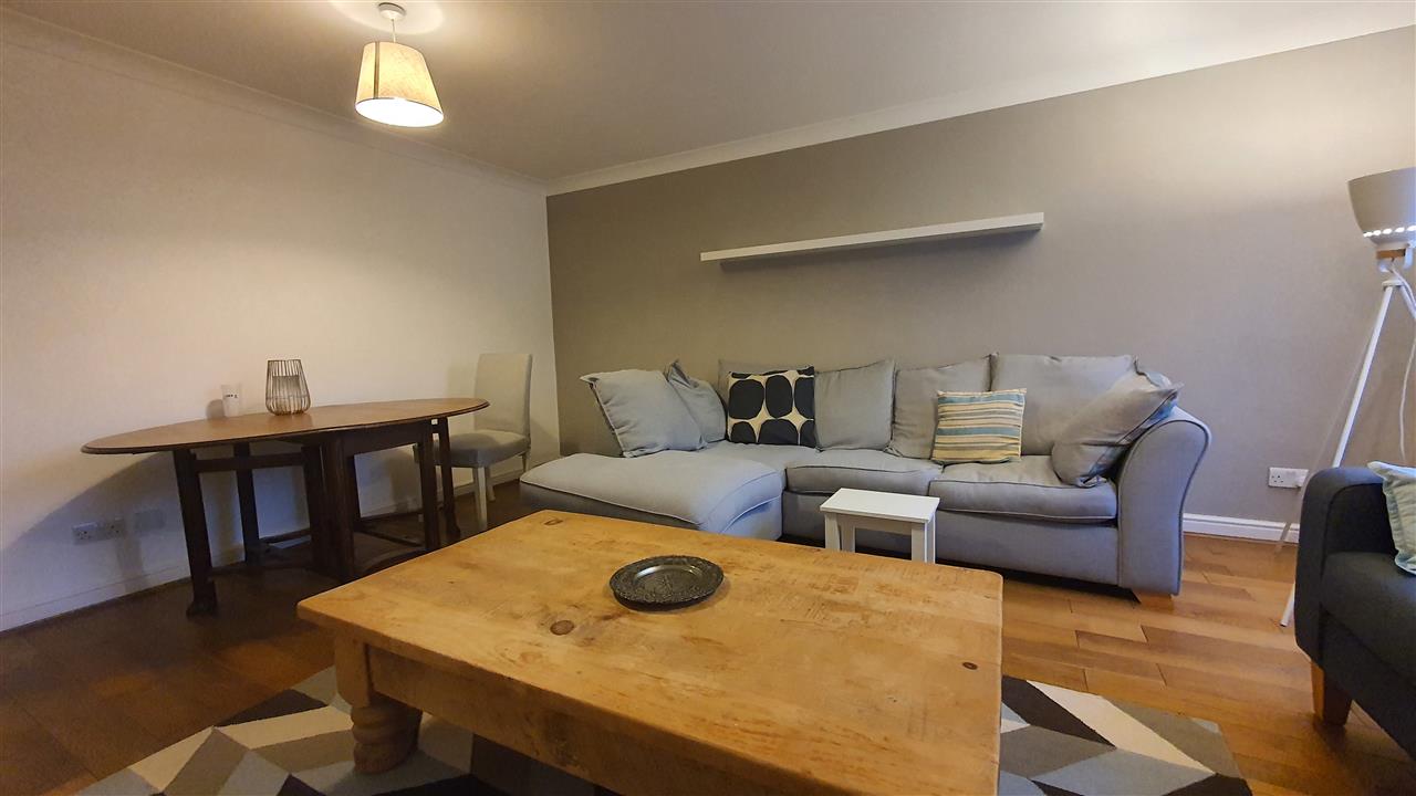 Flat Goddard Place in Greater London