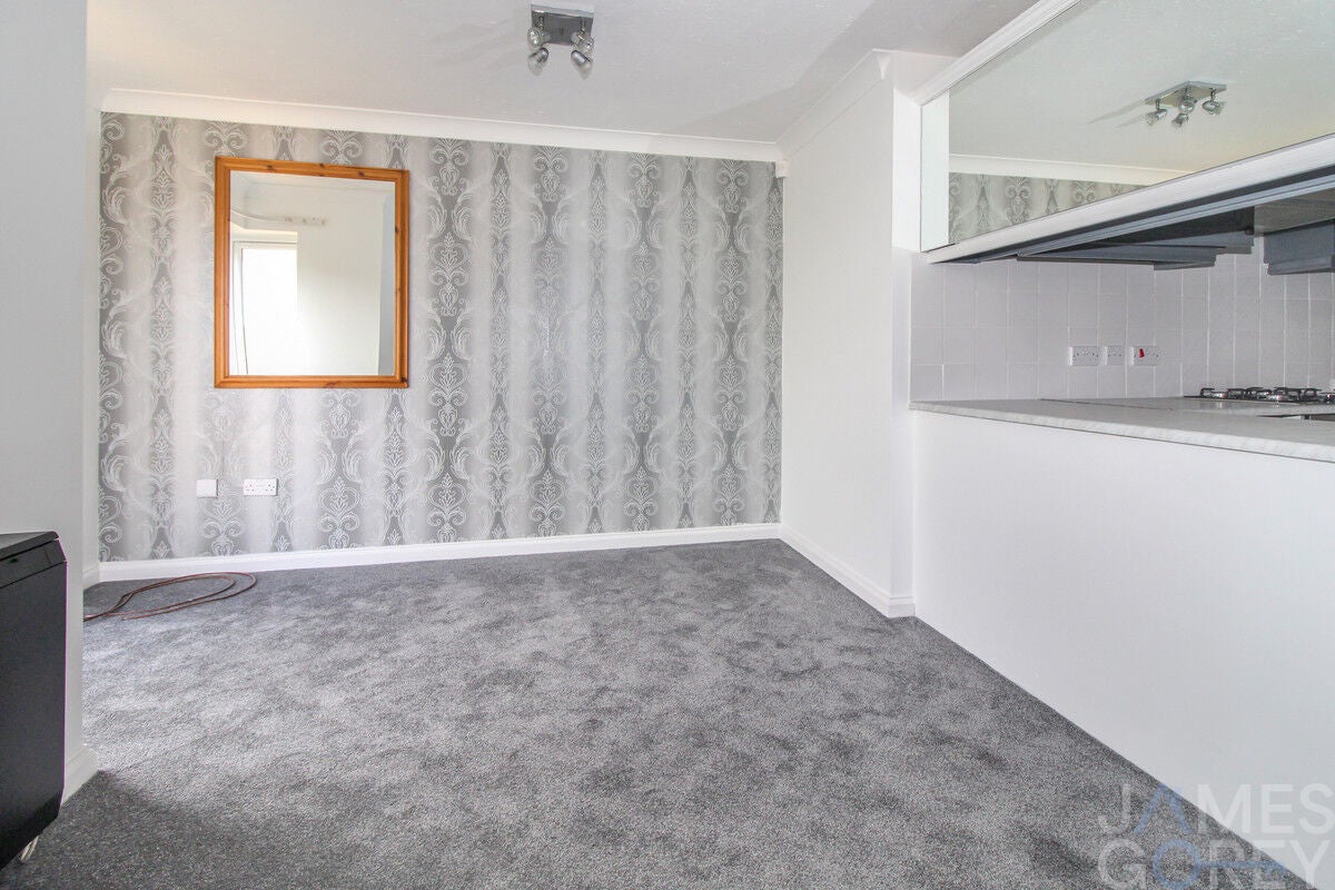 Flat Thamesbank Place in Greater London