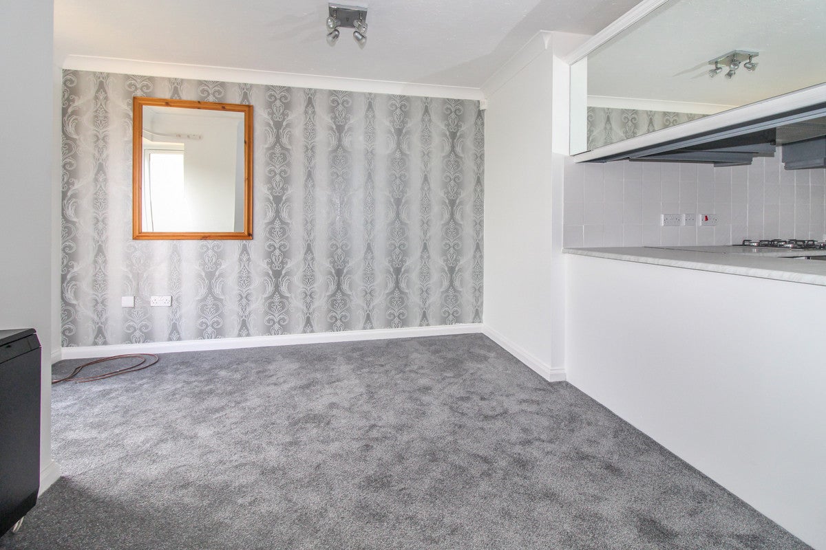 Flat Thamesbank Place in Greater London