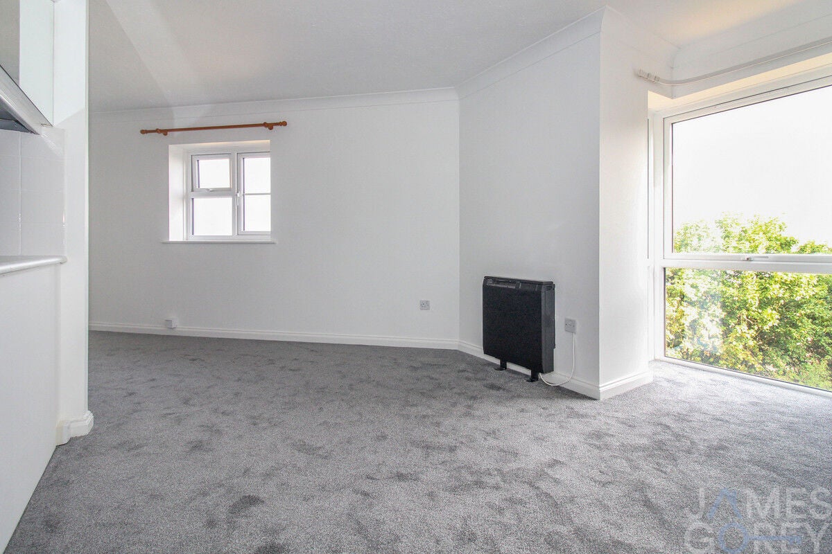 Flat Thamesbank Place in Greater London