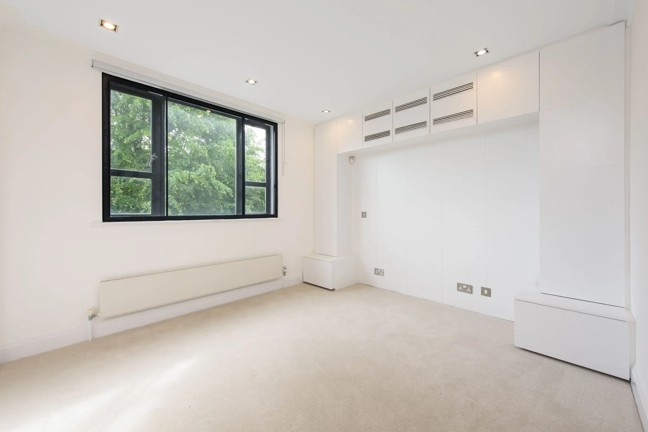 Flat Heath Passage in Greater London