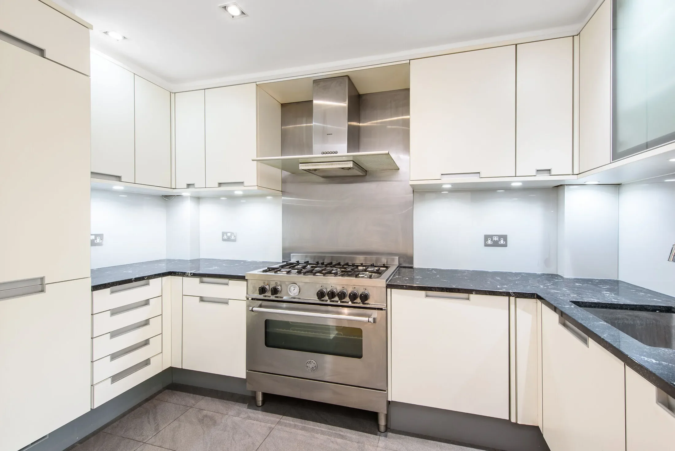Flat Heath Passage in Greater London