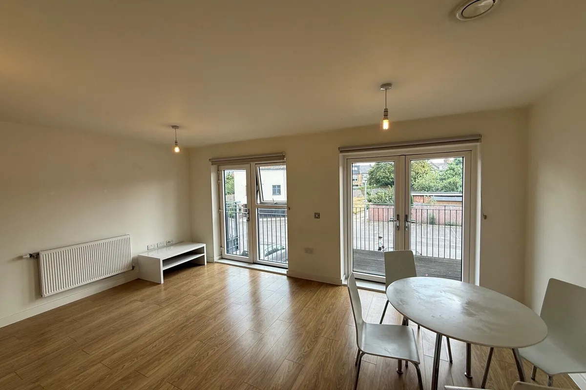 Flat Pevensey Avenue in Greater London