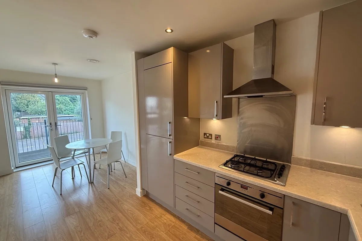 Flat Pevensey Avenue in Greater London