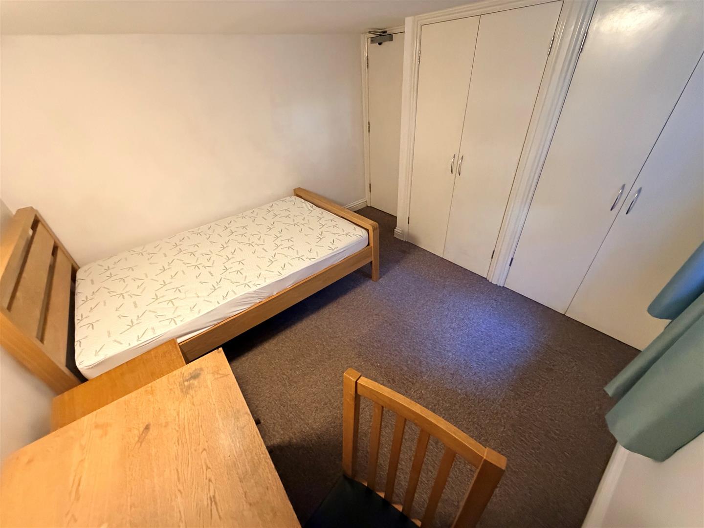 Room Gloucester Place in Cheltenham