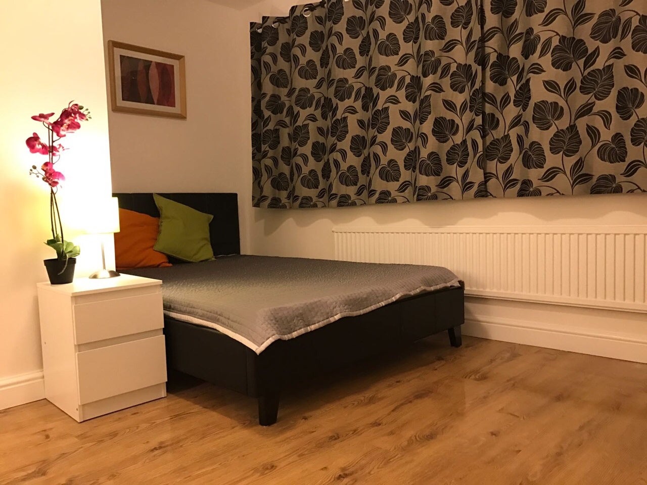 Room Long Lane in Borough of Spelthorne