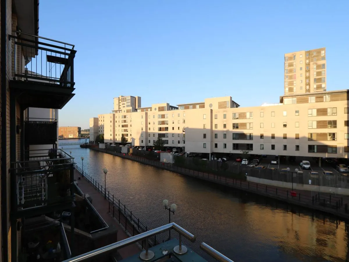 Flat Adventurers Quay in Cardiff