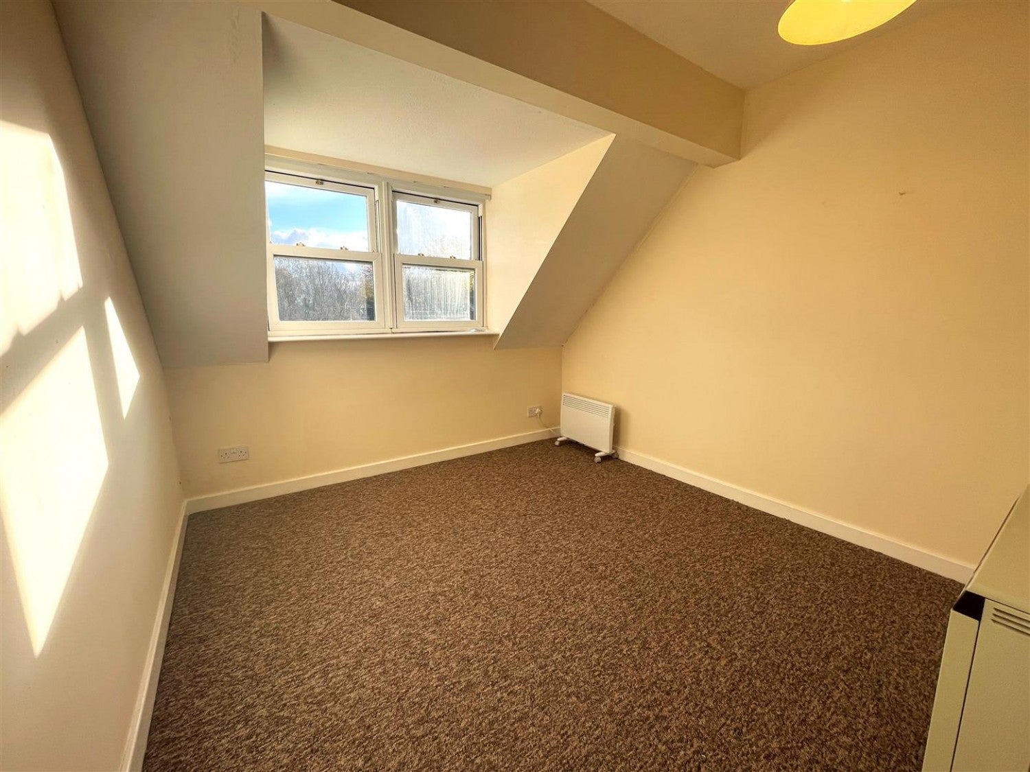 Flat Lysons Road in Rushmoor