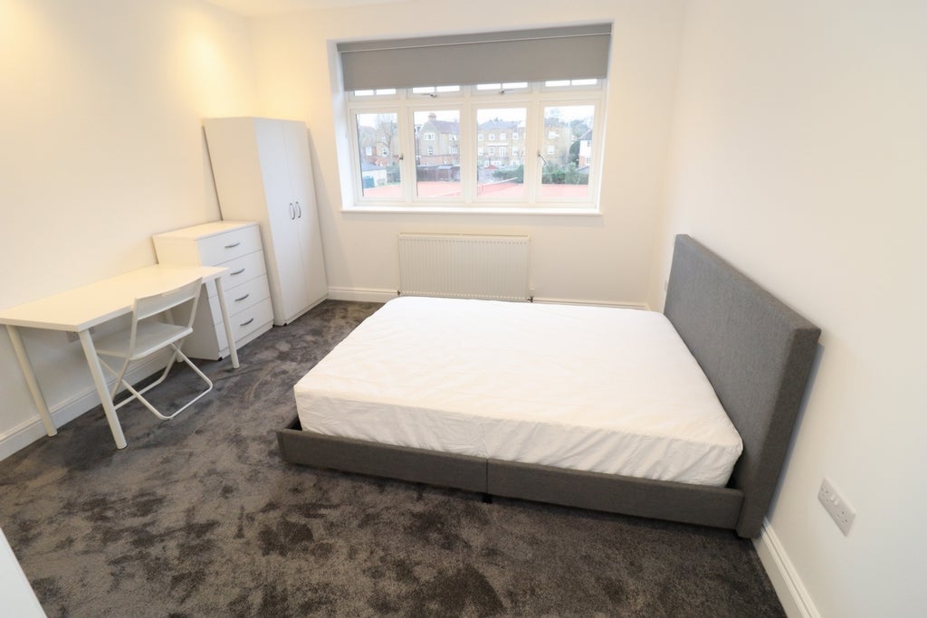 Room Globe Road in Greater London