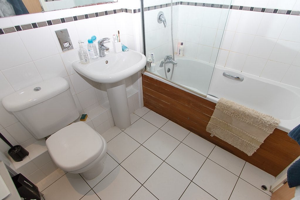 Flat Parade in Royal Leamington Spa