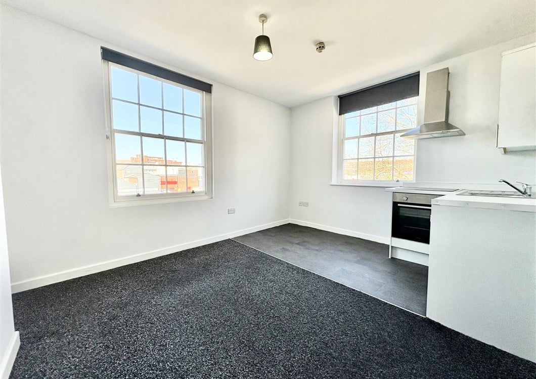 Room Bond Street in Wolverhampton
