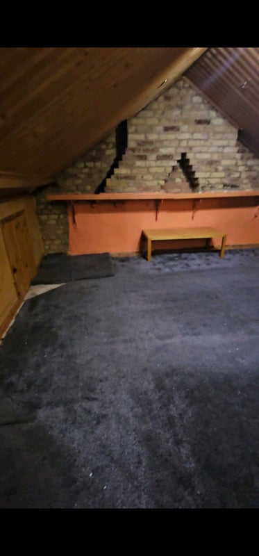 Room Dunbar Road in Greater London