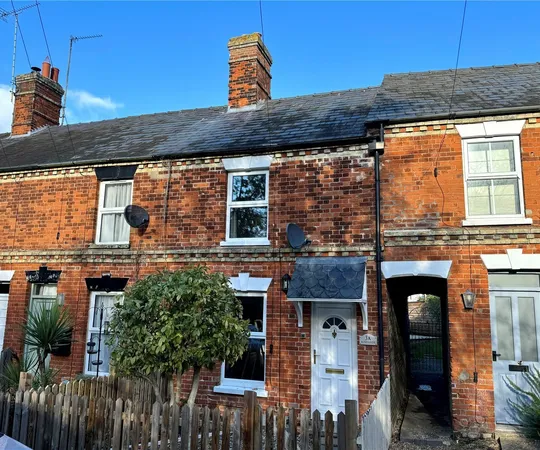 Flat Coach Lane in East Cambridgeshire