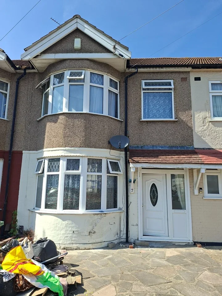House Stanley Avenue in Greater London
