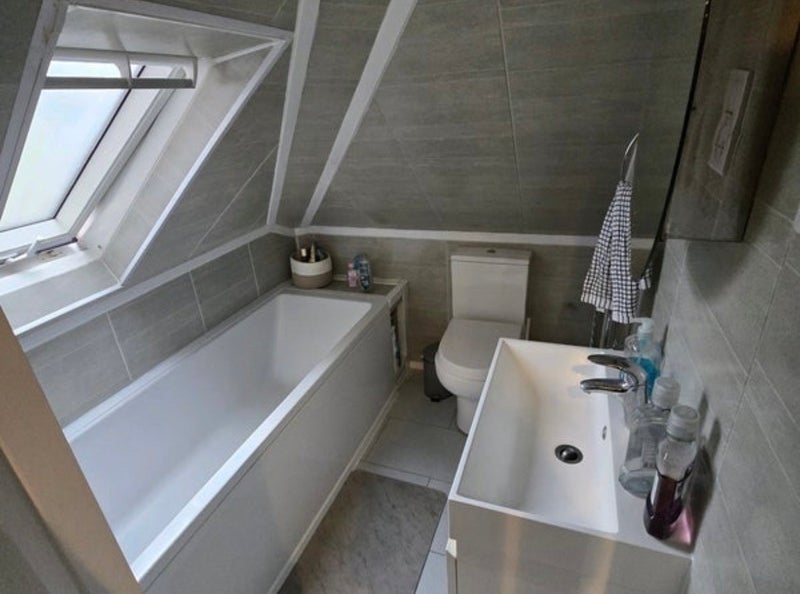 Room Roehampton Vale in Greater London