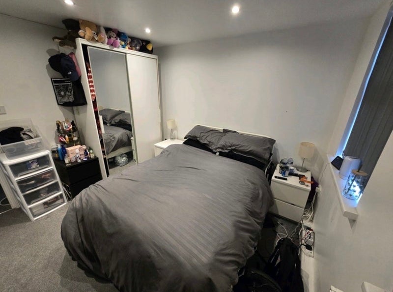 Room Roehampton Vale in Greater London