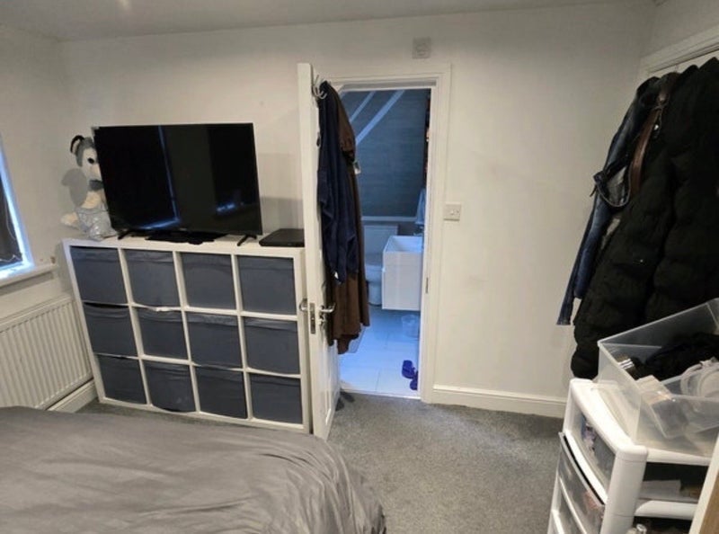 Room Roehampton Vale in Greater London