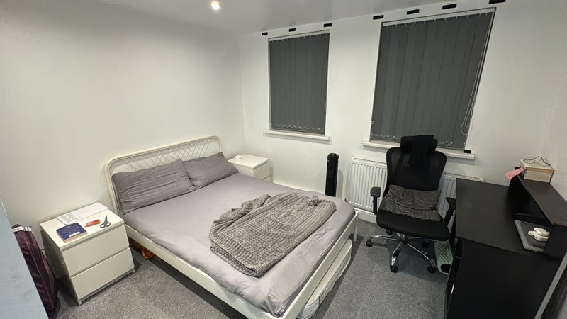 Room Roehampton Vale in Greater London
