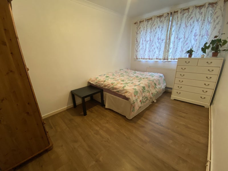 Room Mandeville Street in Greater London