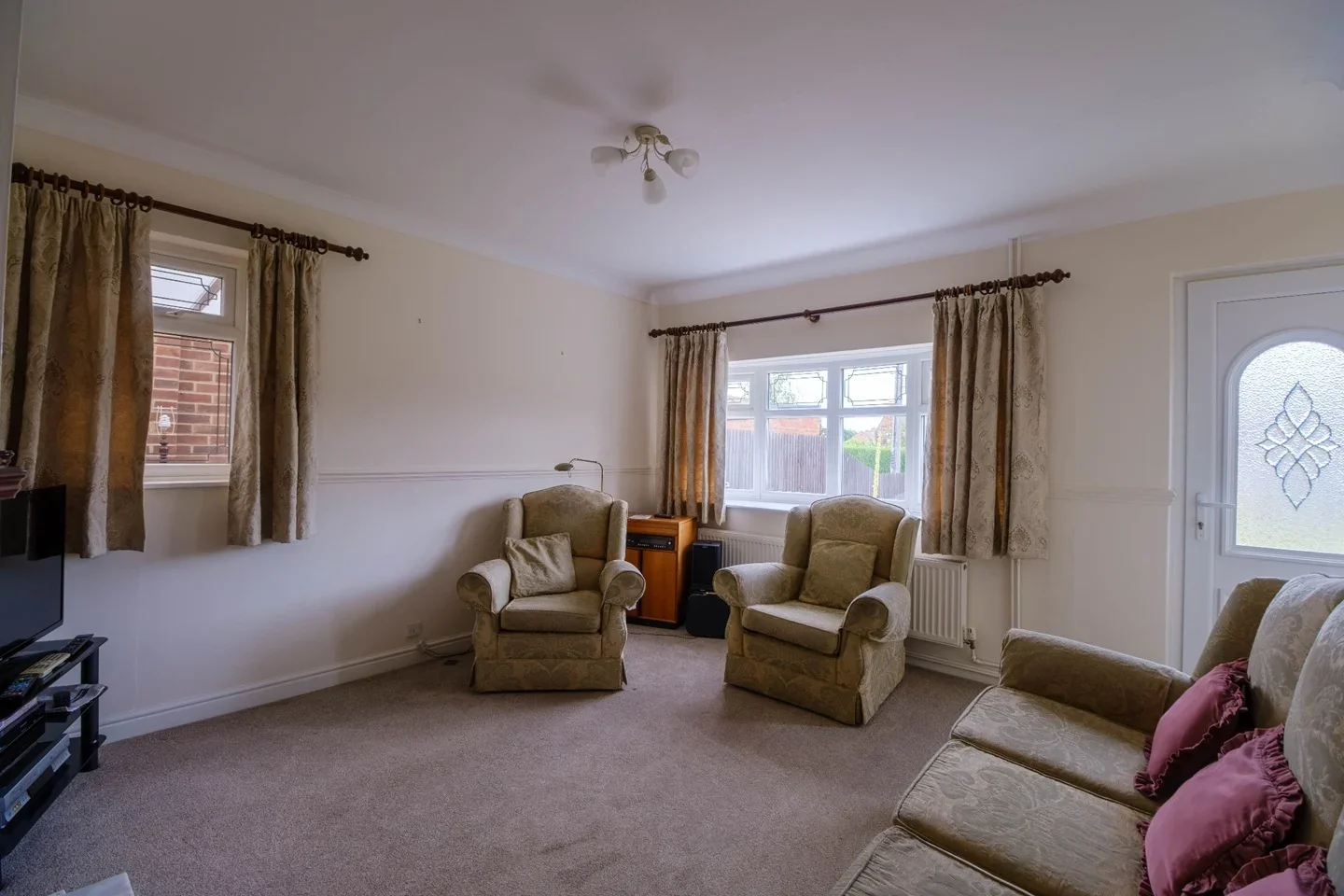 House Ryehill Close in Isham