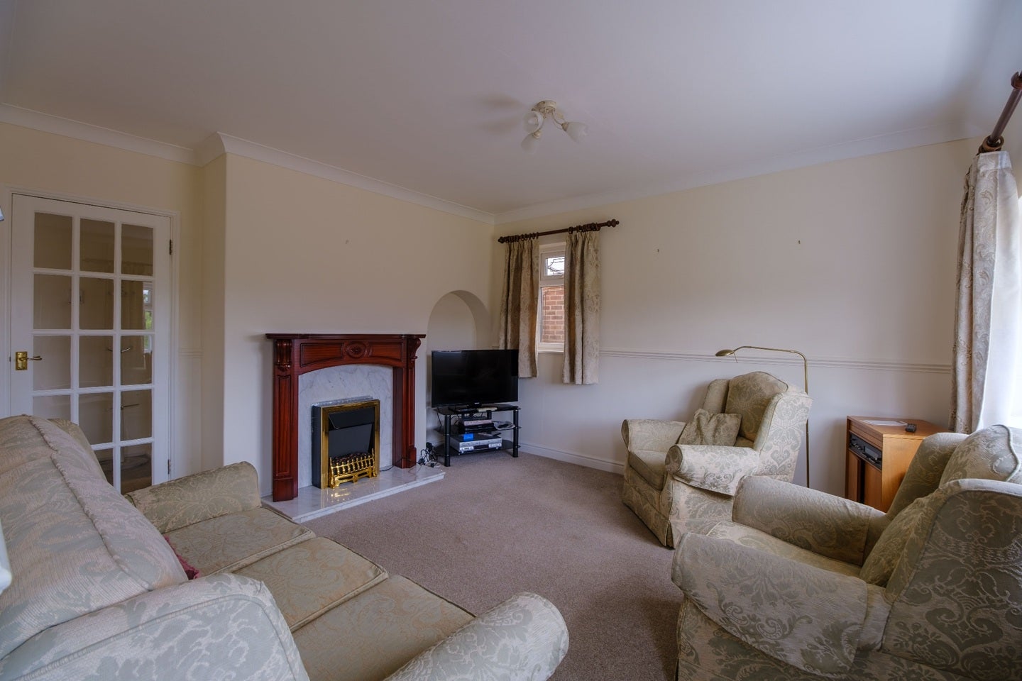 House Ryehill Close in Isham