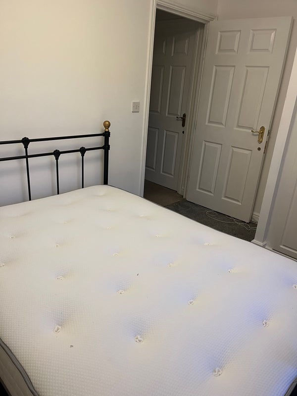 Room Hanson Drive in Maidstone