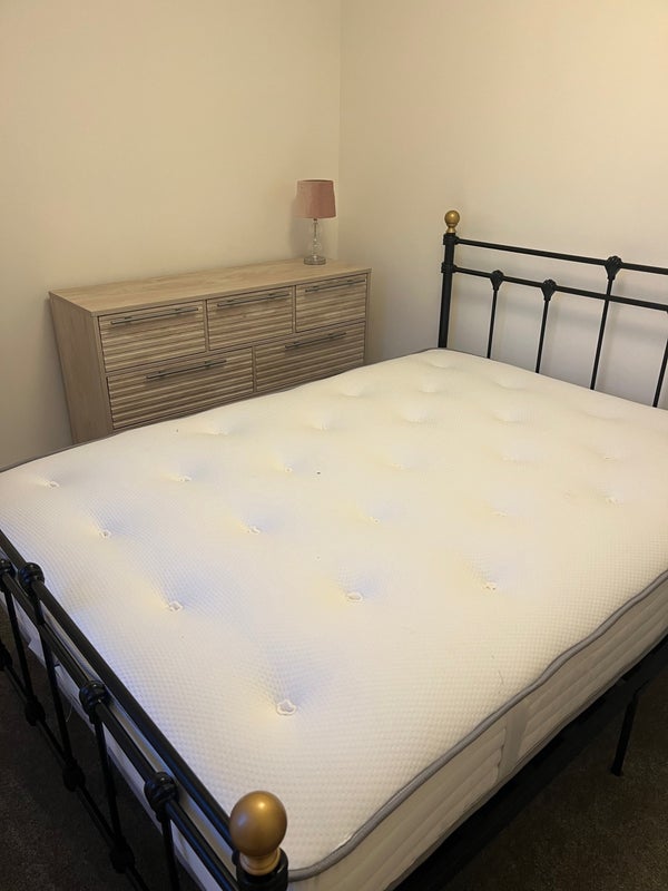 Room Hanson Drive in Maidstone