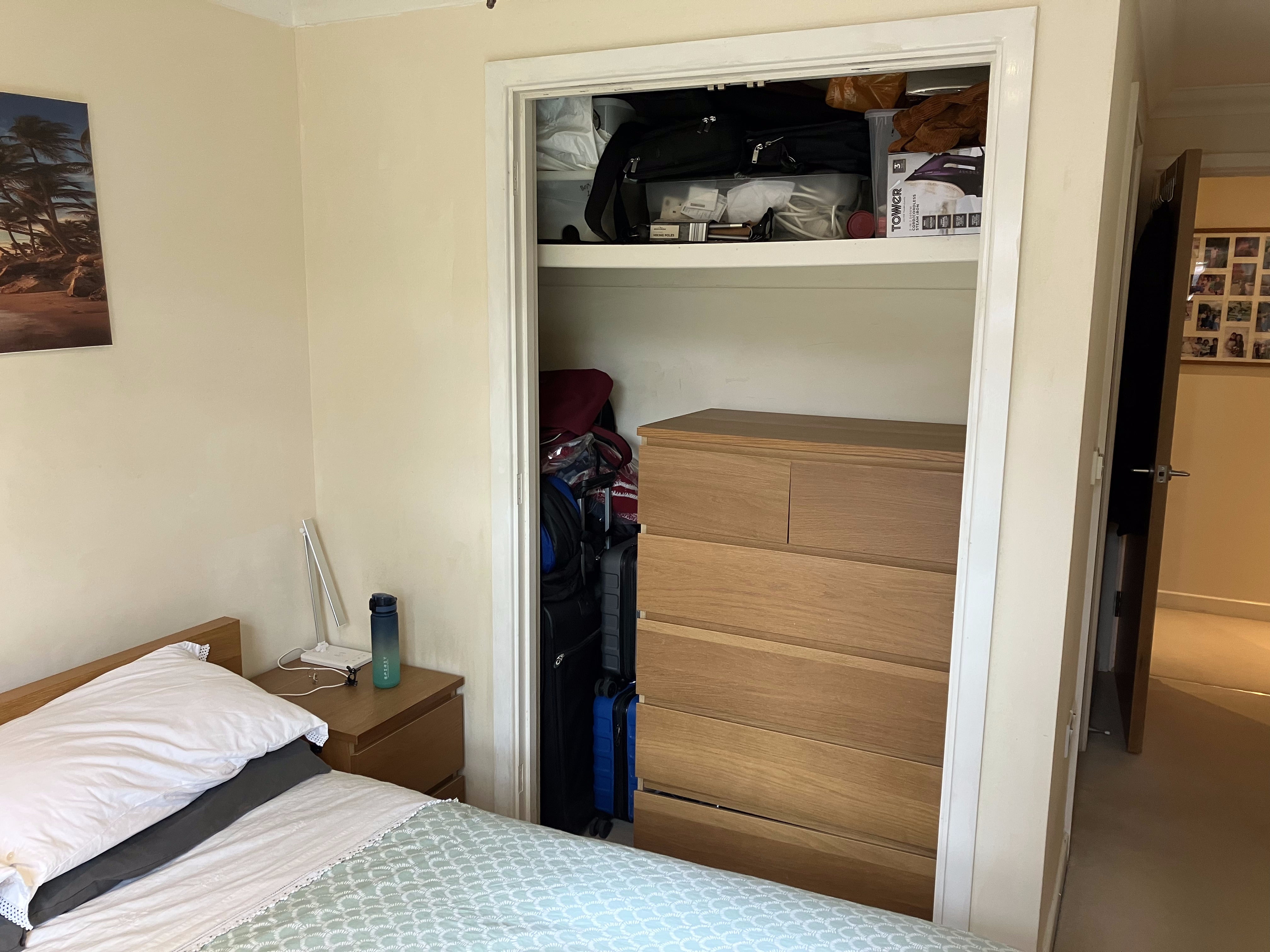 Flat Camborne Road in Greater London
