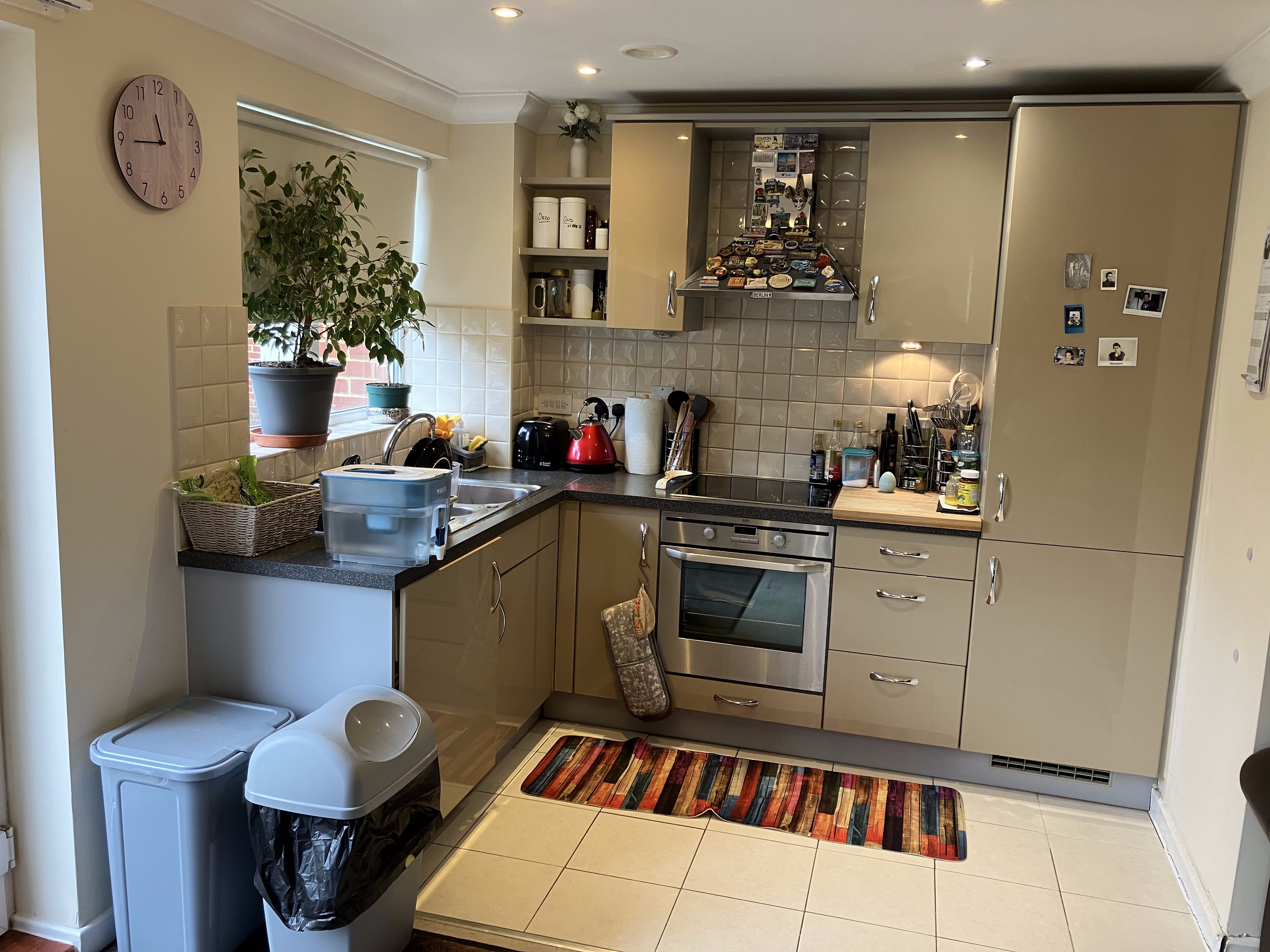 Flat Camborne Road in Greater London