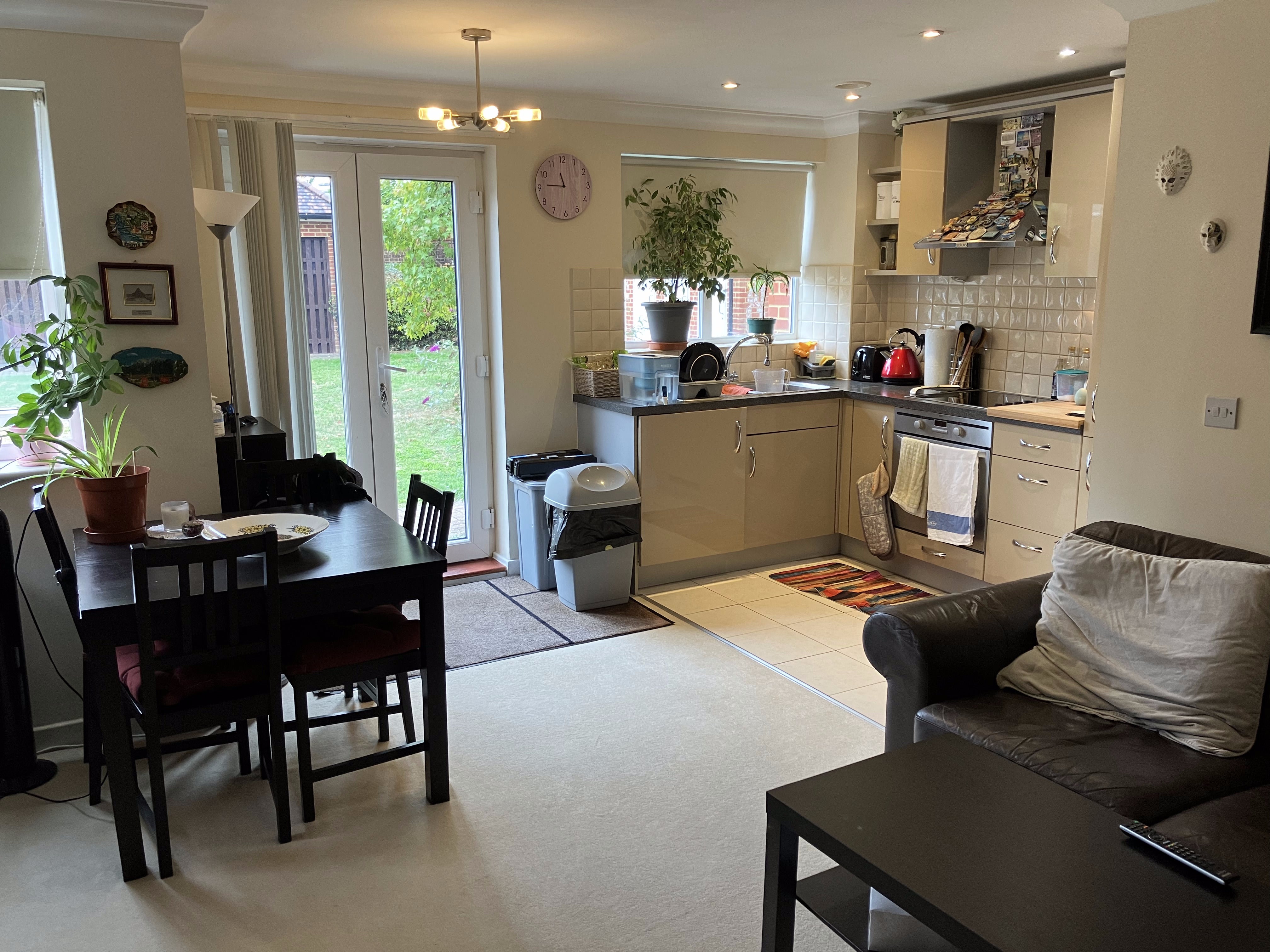 Flat Camborne Road in Greater London