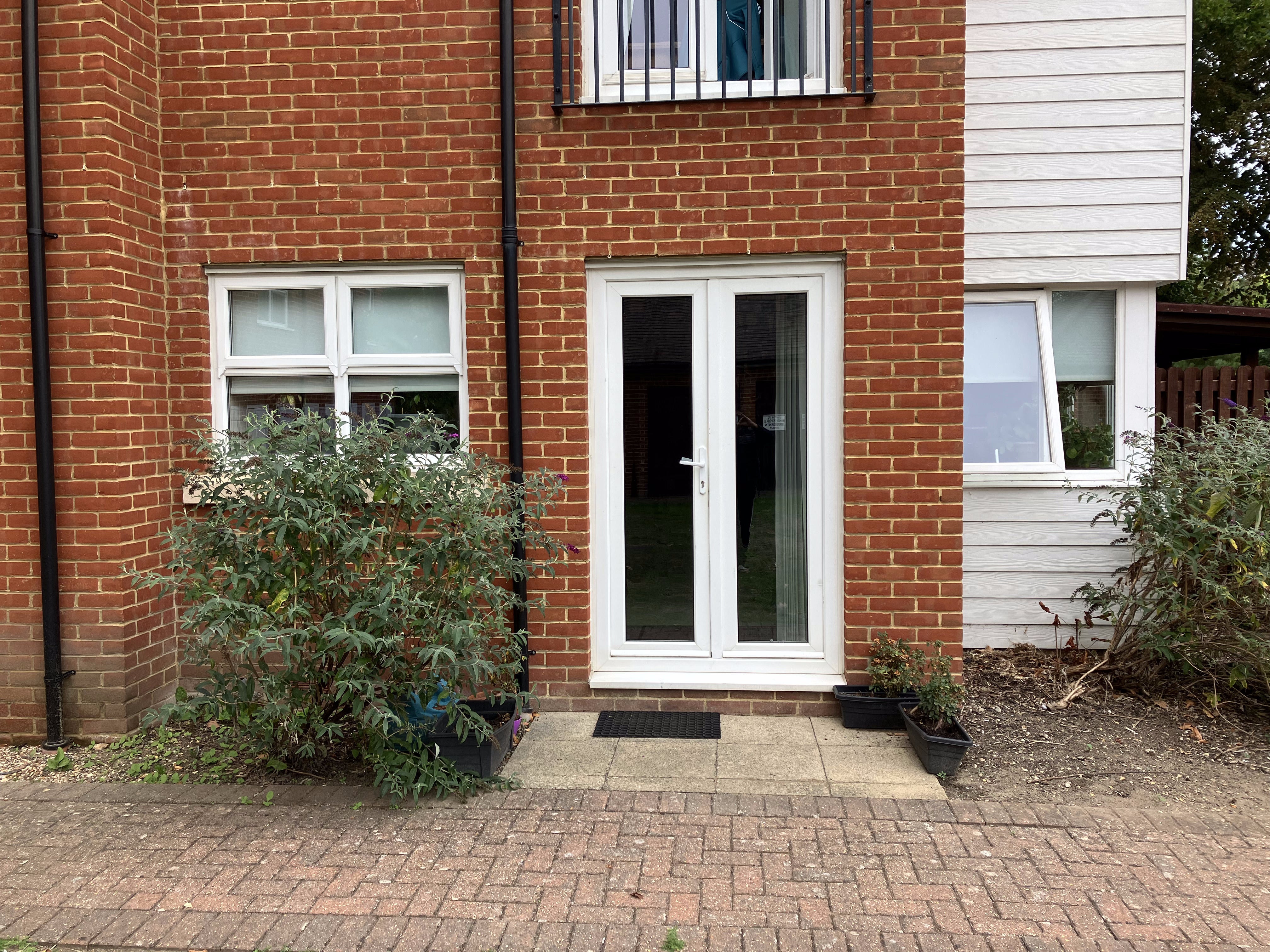 Flat Camborne Road in Greater London