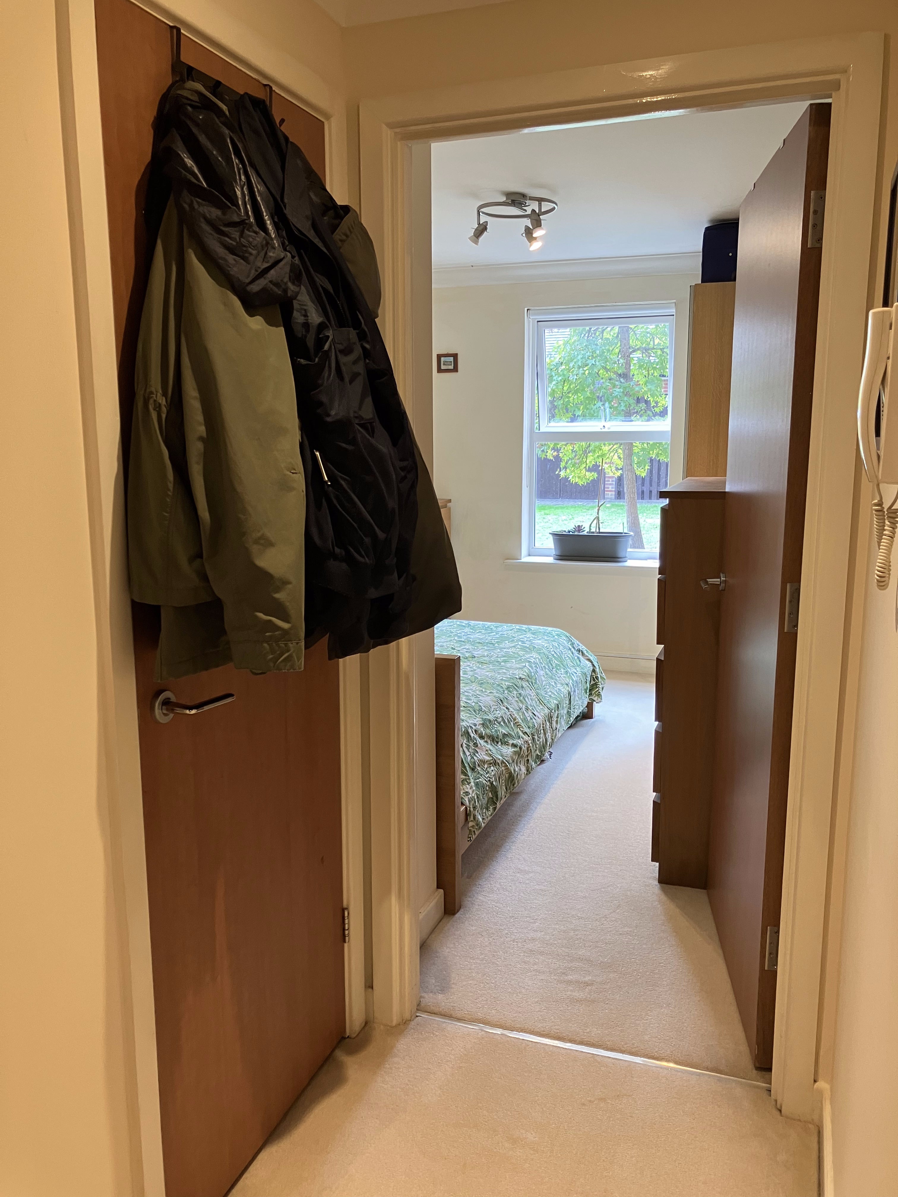 Flat Camborne Road in Greater London