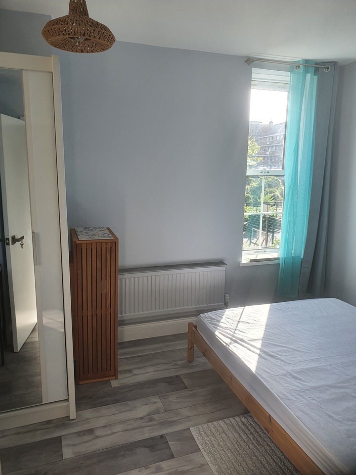Room Goldsmith Road in Greater London