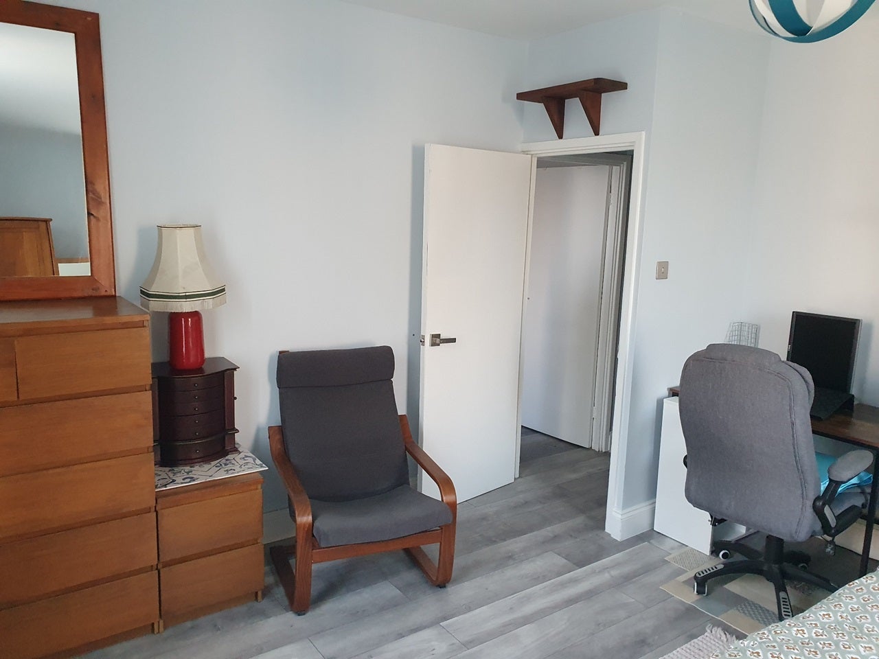Room Goldsmith Road in Greater London