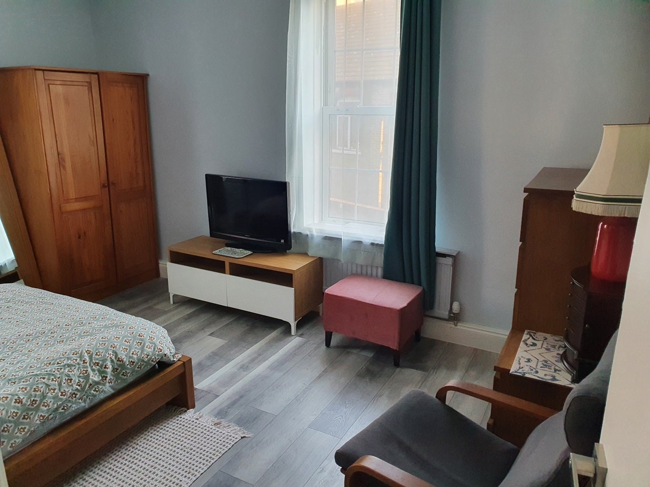 Room Goldsmith Road in Greater London