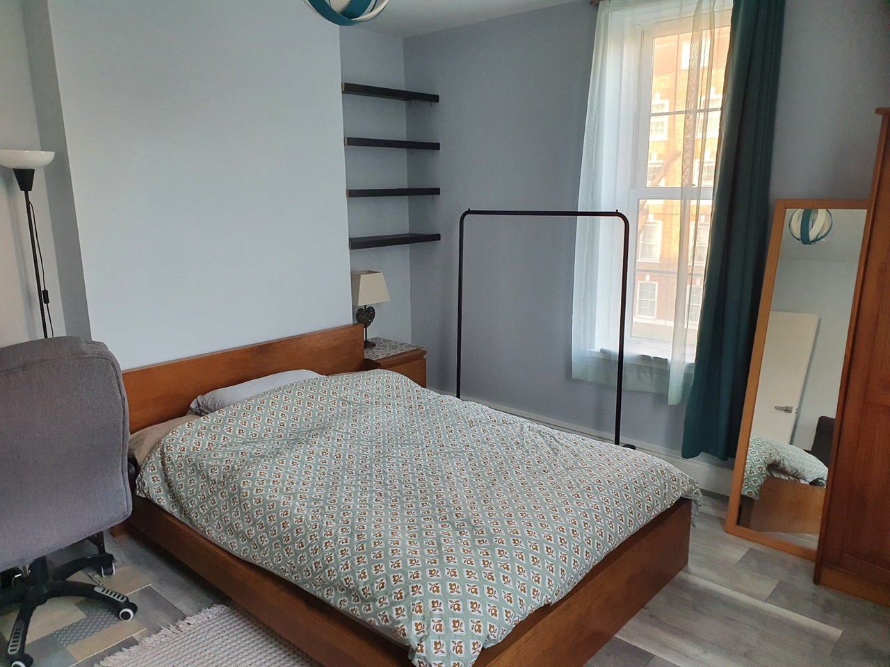 Room Goldsmith Road in Greater London