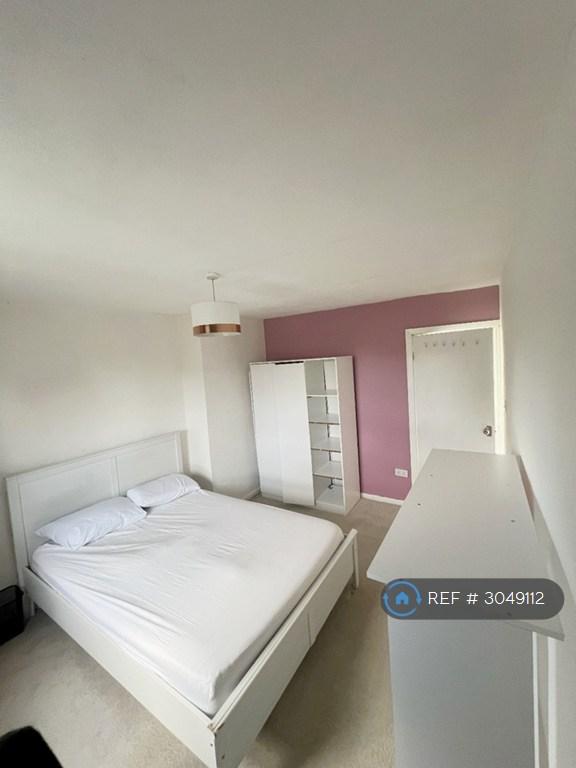 Room Rake Lane in Salford
