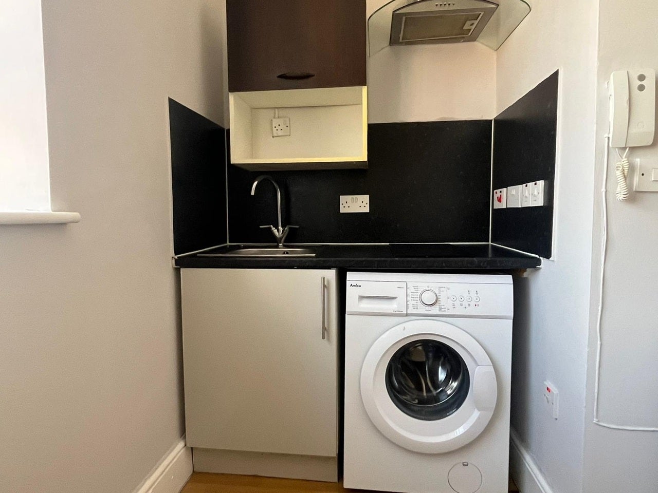 Flat Willow Lane in Greater London