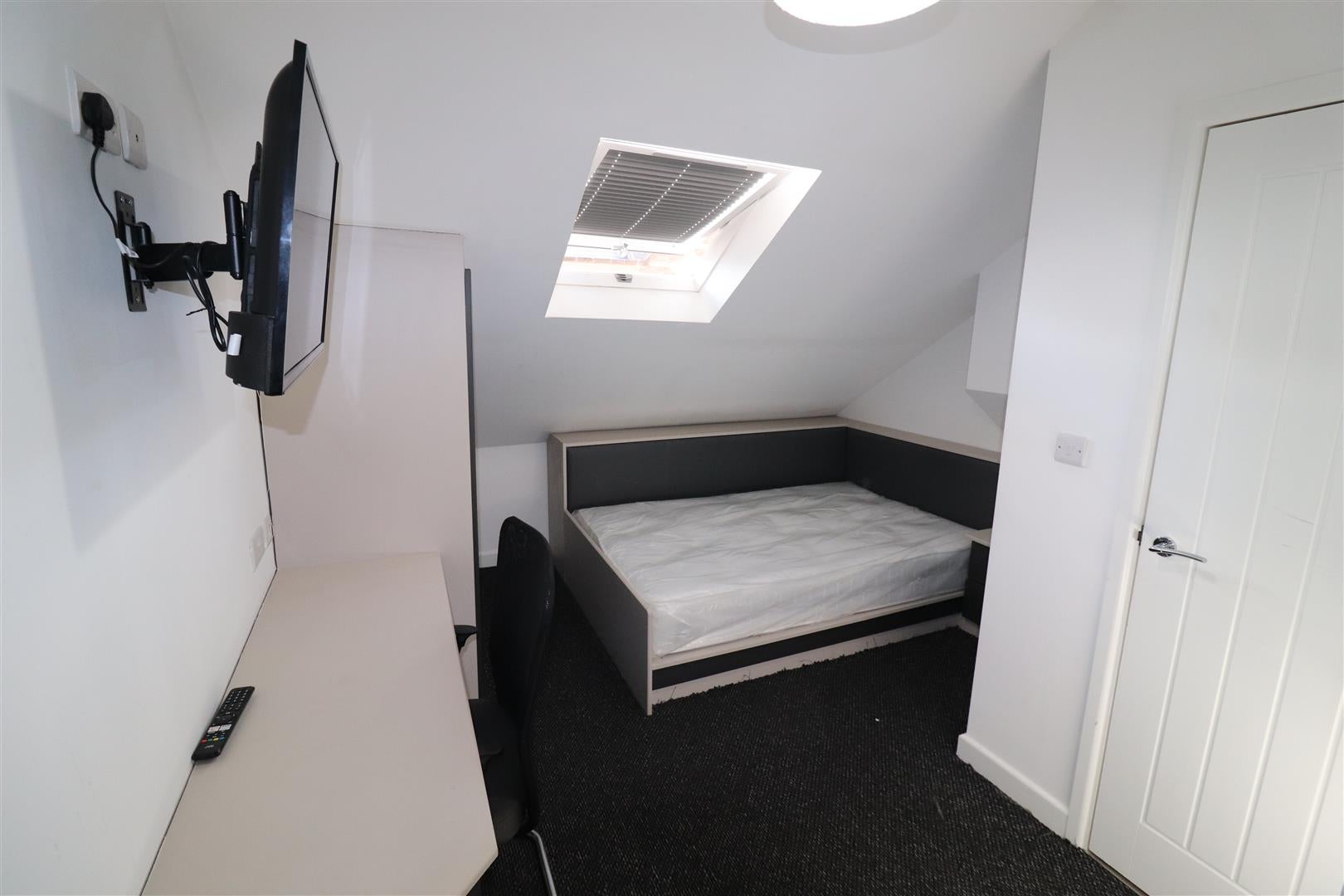 Room St. George's Road in Coventry