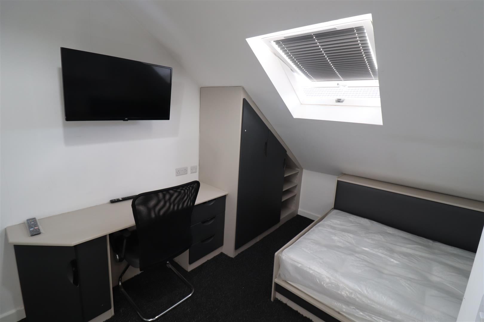 Room St. George's Road in Coventry